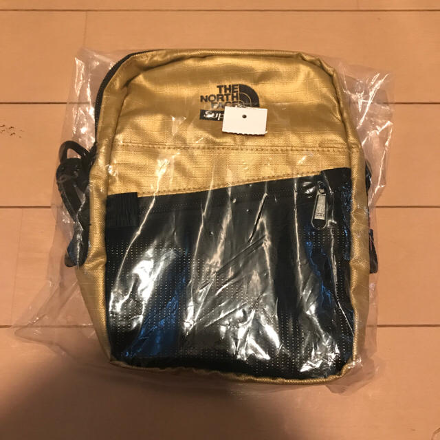 Supreme(シュプリーム)のsupreme  the north face ショルダーバック メンズのバッグ(ショルダーバッグ)の商品写真