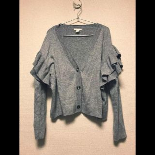 エイチアンドエム(H&M)の☆未使用品☆【H&M】トレンド 袖フリル カーディガン グレー(カーディガン)