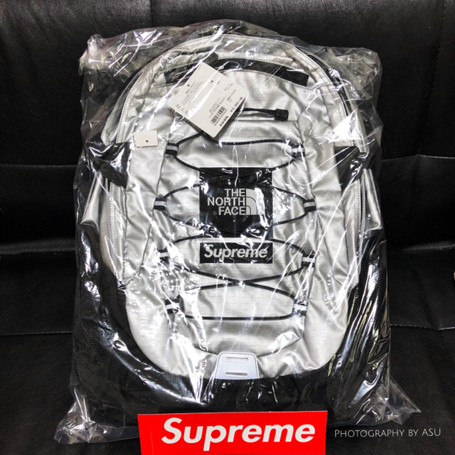 Supreme(シュプリーム)のSupreme/The North Face バックパック 人気カラー メンズのバッグ(その他)の商品写真