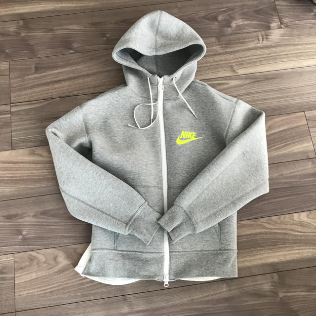 sacai NIKE テックフリースパーカー