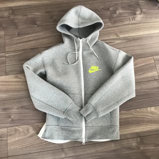 サカイ(sacai)のsacai NIKE テックフリースパーカー(パーカー)