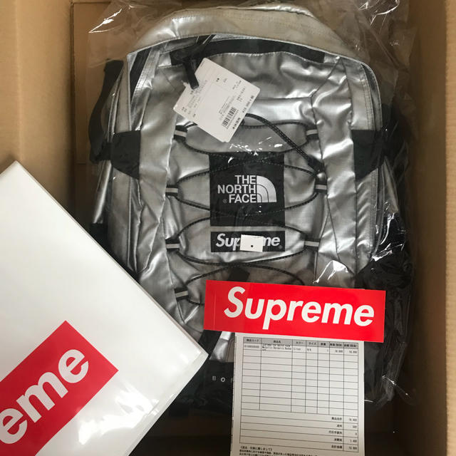 Supreme(シュプリーム)のBorealis Backpack シルバー メンズのバッグ(バッグパック/リュック)の商品写真