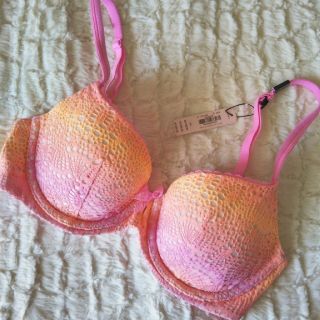 ヴィクトリアズシークレット(Victoria's Secret)のブラ 32D ヴィクトリアシークレット(ブラ)