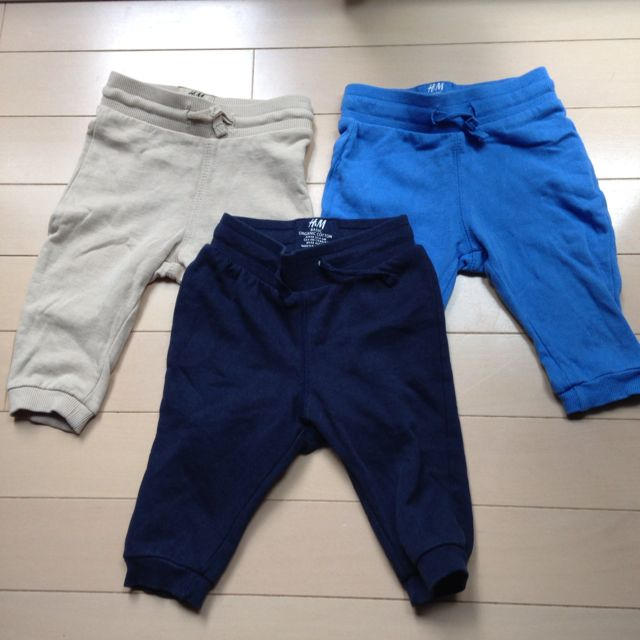 H&M(エイチアンドエム)のH&Mズボンセット size68 キッズ/ベビー/マタニティのキッズ/ベビー/マタニティ その他(その他)の商品写真