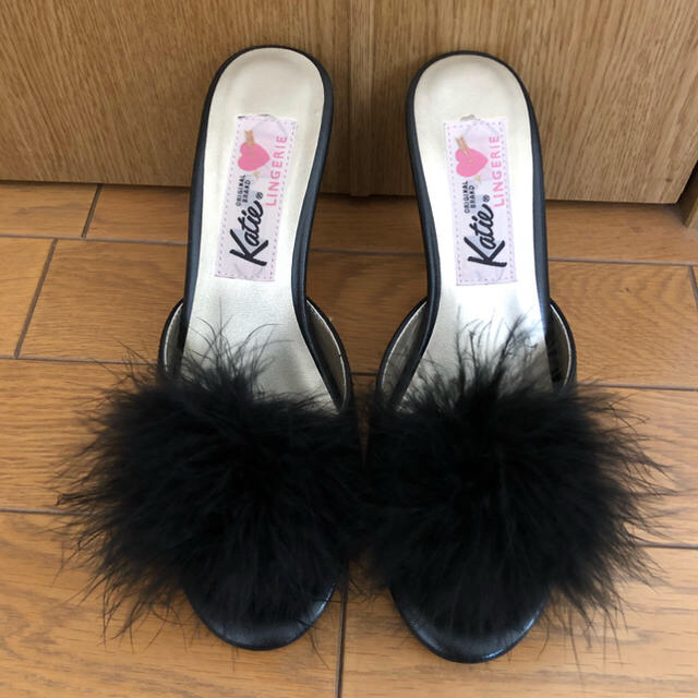 Katie(ケイティー)のKatie PON PON marabou mule black レディースの靴/シューズ(ミュール)の商品写真