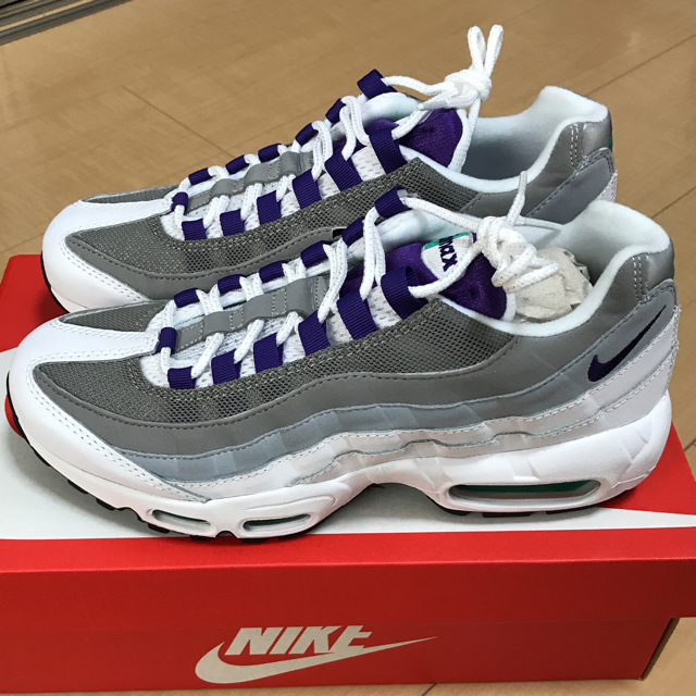 NIKE(ナイキ)の26cm NIKE ナイキ エアマックス95 OG GRAPE  メンズの靴/シューズ(スニーカー)の商品写真