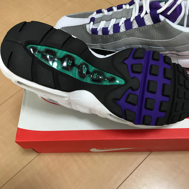 NIKE(ナイキ)の26cm NIKE ナイキ エアマックス95 OG GRAPE  メンズの靴/シューズ(スニーカー)の商品写真