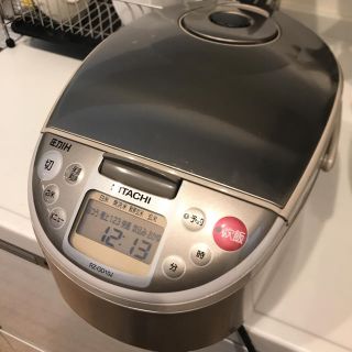 ヒタチ(日立)のHITACHI 圧力IH 炊飯器 送料込み 日立 5.5合 お値下げ可能(炊飯器)