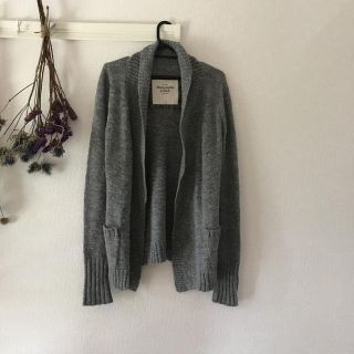 アバクロンビーアンドフィッチ(Abercrombie&Fitch)のアバクロのニットカーディガン (カーディガン)