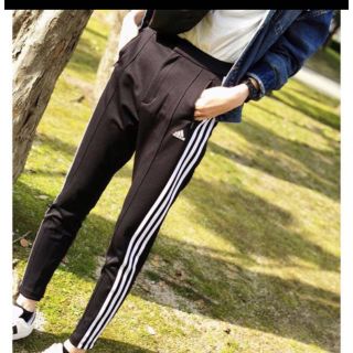 マウジー(moussy)のmousse adidas コラボ パンツ(カジュアルパンツ)