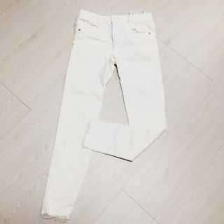 ザラ(ZARA)のZARA ホワイトスキニー 34(スキニーパンツ)