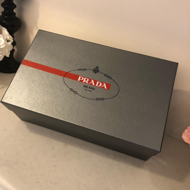 PRADA(プラダ)のAAA プロフ必読様専用 PRADAレザースニーカーメンズ7ハーフ未使用 メンズの靴/シューズ(スニーカー)の商品写真