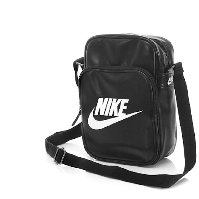 NIKE(ナイキ)の国内正規品 NIKE ナイキ ヘリテージ SI スモール バッグ  サコッシュ レディースのバッグ(ショルダーバッグ)の商品写真