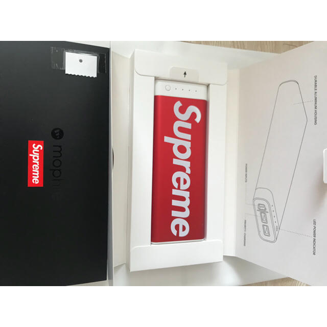 Supreme(シュプリーム)の《supreme》mophie®️encore 20k  18ss新品未使用 スマホ/家電/カメラのスマートフォン/携帯電話(バッテリー/充電器)の商品写真