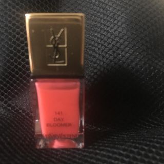 イヴサンローランボーテ(Yves Saint Laurent Beaute)の限定品☆イヴサンローラン☆ネイル☆ララッククチュール141番(マニキュア)