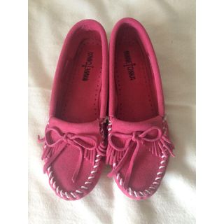 ミネトンカ(Minnetonka)のMINNETONKA ピンク モカシン(スリッポン/モカシン)