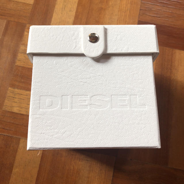 DIESEL(ディーゼル)のディーゼルの時計箱 メンズの時計(その他)の商品写真