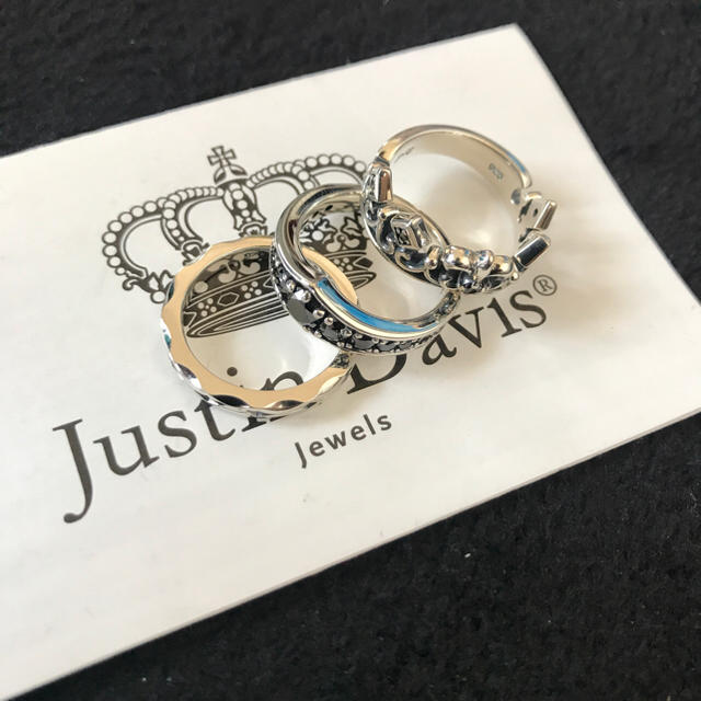 Justin Davis(ジャスティンデイビス)の新品◆JUSTIN DAVIS◆KING&QUEEN◆11号◆3連リング◆クロム レディースのアクセサリー(リング(指輪))の商品写真