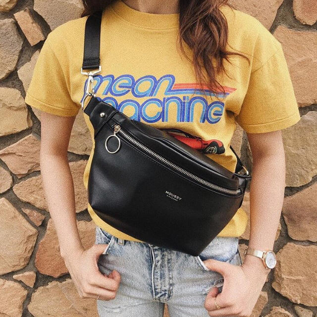 即完売品!‼︎MOUSSY waist&shoulder BAG♡ボディーバッグ39ω