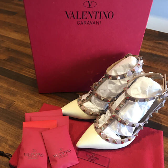 VALENTINO(ヴァレンティノ)の専用 レディースの靴/シューズ(ハイヒール/パンプス)の商品写真