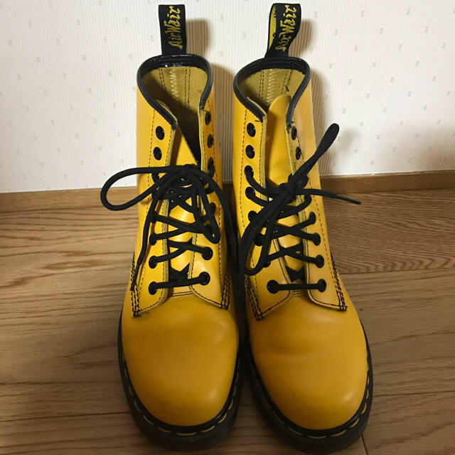 Dr.Martens(ドクターマーチン)のDr.Martens  8ホール ブーツ イエロー レディースの靴/シューズ(ブーツ)の商品写真