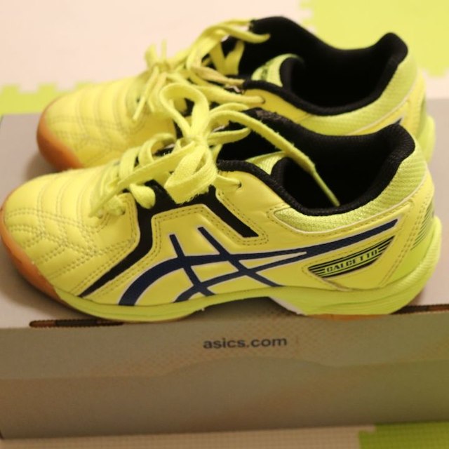 asics(アシックス)のアシックス　フットサルシューズ19㌢ キッズ/ベビー/マタニティのキッズ/ベビー/マタニティ その他(その他)の商品写真