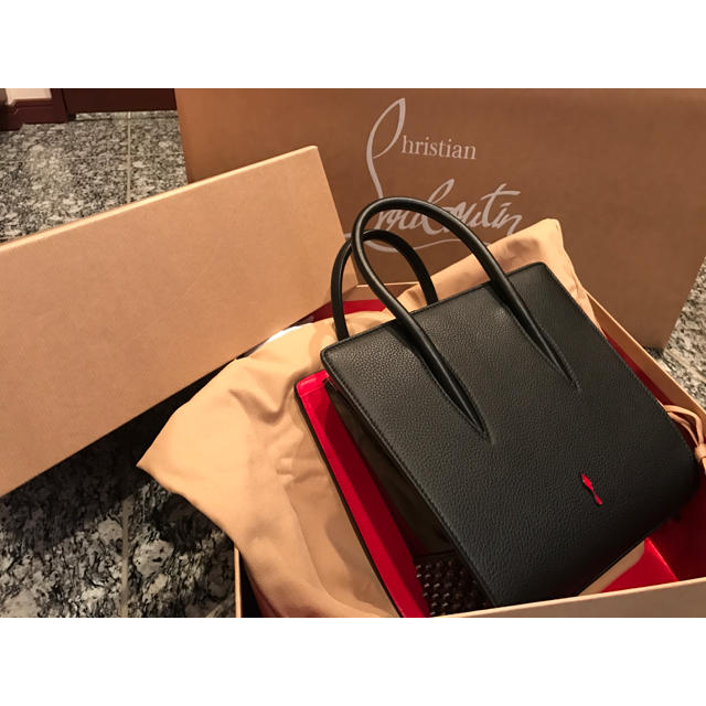 Christian Louboutin(クリスチャンルブタン)のChristian Louboutin クリスチャンルブタン パロマ 新品 レディースのバッグ(リュック/バックパック)の商品写真