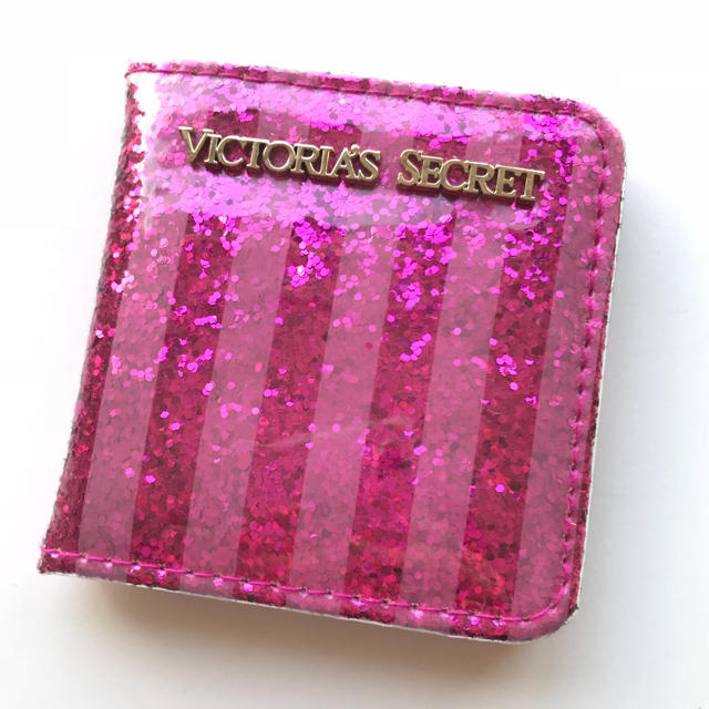 Victoria's Secret(ヴィクトリアズシークレット)のVictoria’s Secret 折りたたみ ミラー ピンク ラメ ストライプ レディースのファッション小物(ミラー)の商品写真