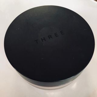 スリー(THREE)のTHREE アルティメットダイアフェネスルースパウダー 01 グロー(フェイスパウダー)