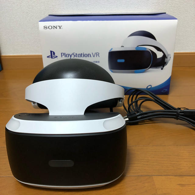 PlayStation VR(プレイステーションヴィーアール)のPSVR カメラ同梱版 CUH-ZVR2 エンタメ/ホビーのゲームソフト/ゲーム機本体(その他)の商品写真