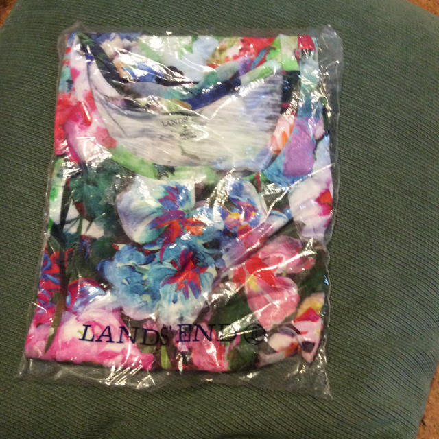 LANDS’END(ランズエンド)のあやぽこ0415様専用  ランズエンド 花柄 ティーシャツ レディースのトップス(Tシャツ(半袖/袖なし))の商品写真