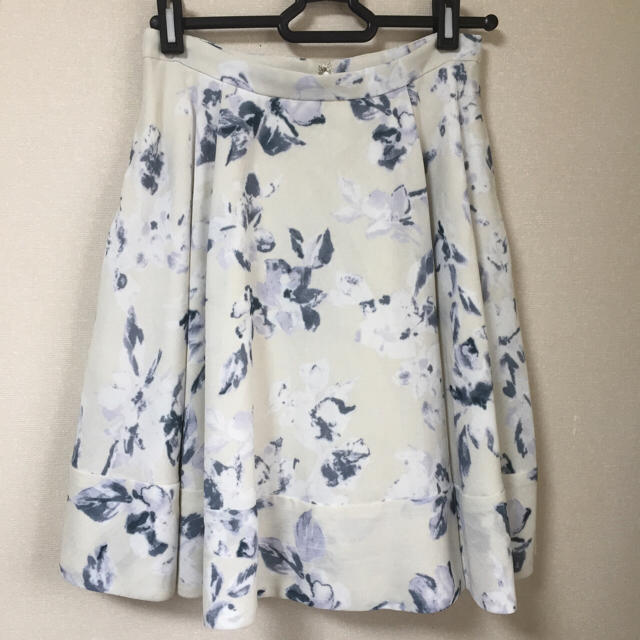 MERCURYDUO(マーキュリーデュオ)のMERCURYDUO 花柄スカート レディースのスカート(ひざ丈スカート)の商品写真