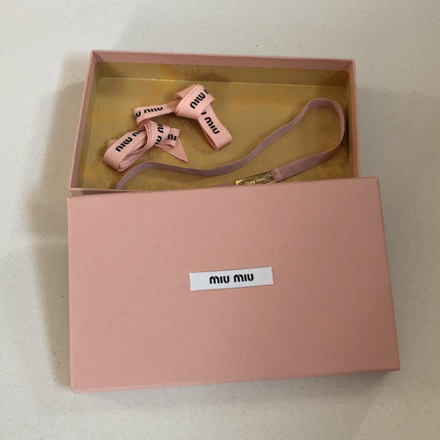 miumiu(ミュウミュウ)のmiumiu 空箱   値下げしました！ レディースのバッグ(ショップ袋)の商品写真