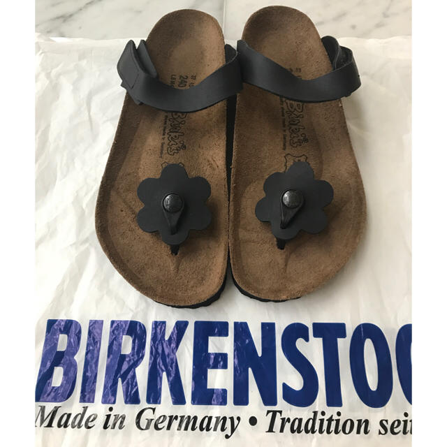 BIRKENSTOCK(ビルケンシュトック)のBIRKENSTOCK サンダル 花 黒 レディースの靴/シューズ(サンダル)の商品写真