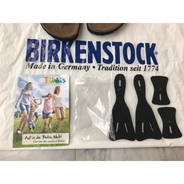 BIRKENSTOCK(ビルケンシュトック)のBIRKENSTOCK サンダル 花 黒 レディースの靴/シューズ(サンダル)の商品写真