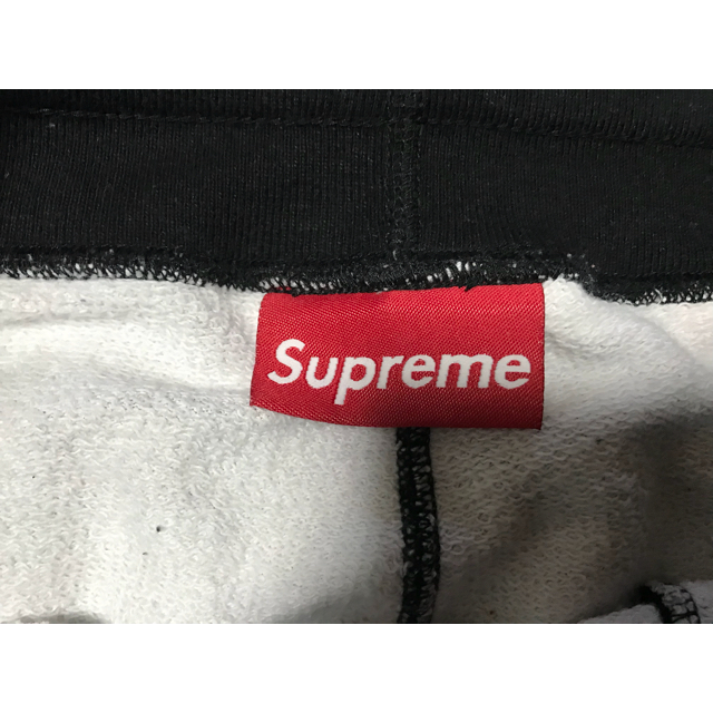 Supreme(シュプリーム)のsupreme ショートパンツ Lサイズ レディースのパンツ(ショートパンツ)の商品写真