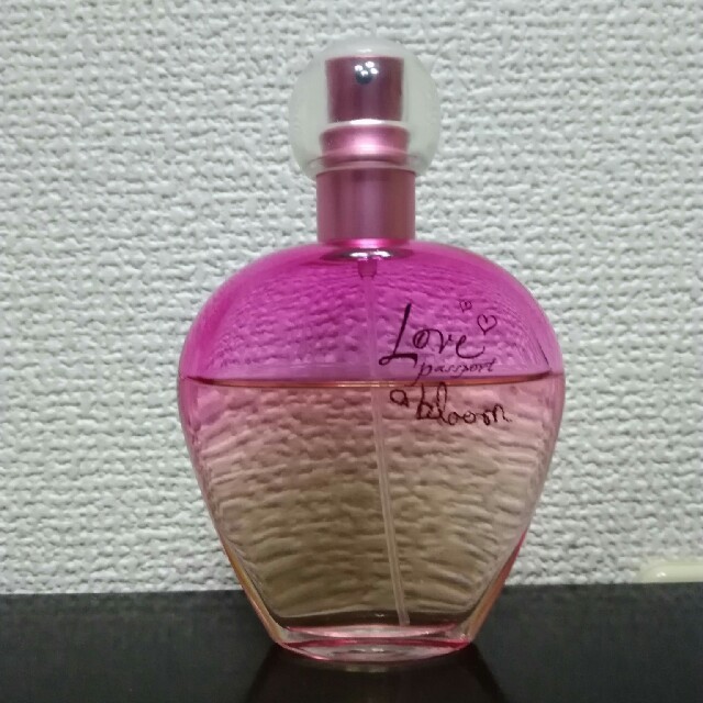 Love Passport(ラブパスポート)の超レア☆廃盤☆ ラブパスポート ア ブルーム 50ml オーデパルファム コスメ/美容の香水(香水(女性用))の商品写真