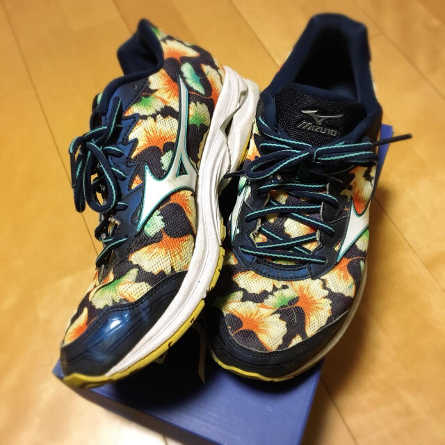 MIZUNO(ミズノ)の送料込 限定カラー ミズノ WAVE RIDER 20 ランニング  26.5 スポーツ/アウトドアのランニング(シューズ)の商品写真