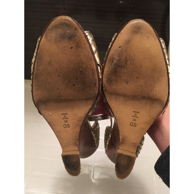 DIANA(ダイアナ)のDIANA 24cmゴールド ウェッジサンダル レディースの靴/シューズ(サンダル)の商品写真