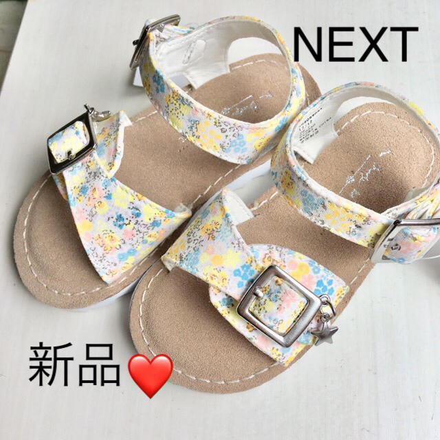 NEXT(ネクスト)のswk様専用 サンダルuk6とチェック水着1.5-2Y ネクスト  NEXT キッズ/ベビー/マタニティのキッズ服女の子用(90cm~)(水着)の商品写真