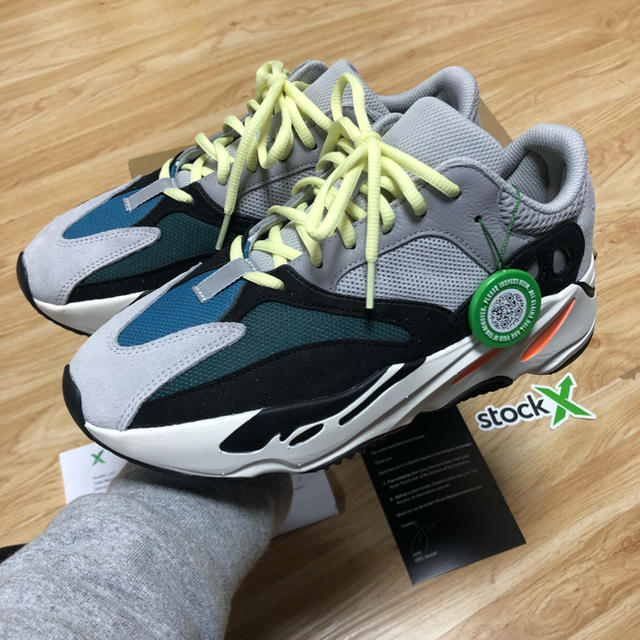 adidas(アディダス)の27㎝【確実正規】yeezy boost 700 wave runner メンズの靴/シューズ(スニーカー)の商品写真