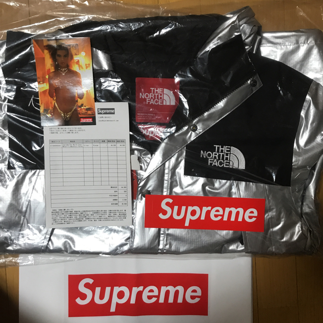 Supreme(シュプリーム)のsupreme/the north face メタリック マウンテンパーカー メンズのジャケット/アウター(マウンテンパーカー)の商品写真