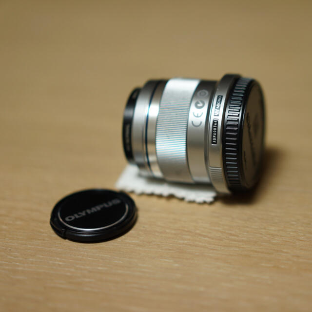 OLYMPUS(オリンパス)のOLYMPUS 単焦点 45mm f1.8 スマホ/家電/カメラのカメラ(レンズ(単焦点))の商品写真
