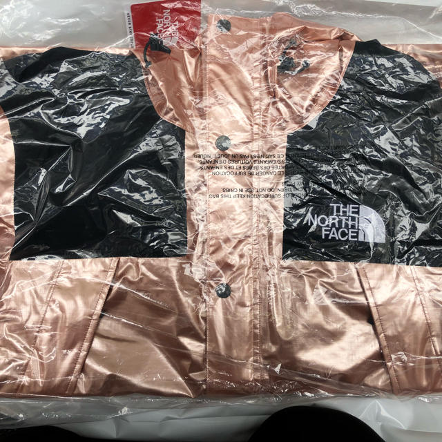 当社の Supreme - Linさん専用 マウンテンパーカー - saintbenevolence.com