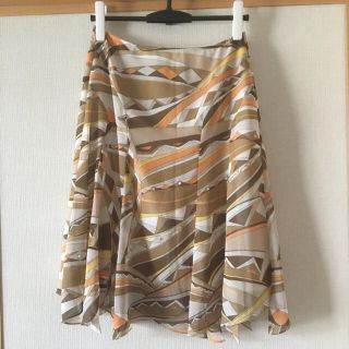 オフオン(OFUON)のOFUONシフォンスカート (ひざ丈スカート)