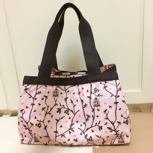 LeSportsac(レスポートサック)の【新品同様】★レスポ★Lesportsac★モリー★ レディースのバッグ(ハンドバッグ)の商品写真