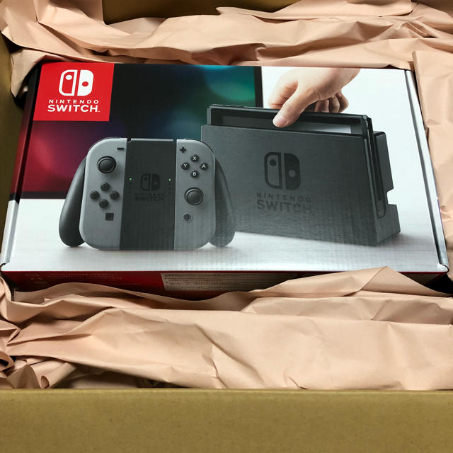 Nintendo Switch(ニンテンドースイッチ)の任天堂 switch グレー 新品未開封 エンタメ/ホビーのゲームソフト/ゲーム機本体(家庭用ゲーム機本体)の商品写真