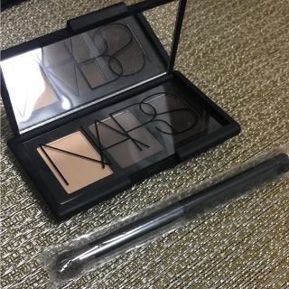 ナーズ(NARS)のタイムセール！！❤️新品☆NARS アイシャドウパレット3色 筆付き♪(アイシャドウ)