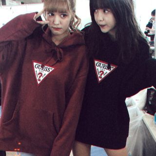 ゲス(GUESS)のguess パーカー 黒 ブラック(パーカー)