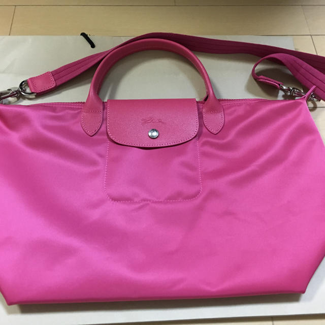 LONGCHAMP - ロンシャン ルプリアージュ ネオ ピンク 新品の通販 LONGCHAMP - ロンシャン ルプリアージュ ネオ ピンク 新品の通販